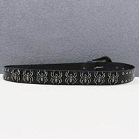 Ceinture pour Homme Personnalisée avec Clous, Décor Métallique Araignée, Boucle Gravée Style Western, Sangle Gaufrée Croco, Accessoire de Taille Punk Rock