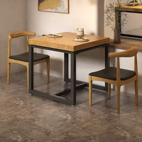 Ensemble de table et chaises de style industriel en bois massif et en fer pour bistrot, bar, restaurant occidental, café, hôtel, cantine