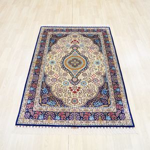 122x183cm Soie Près de Moi Ispahan Inde Tapis Turcs pour Tables Centrales - Product Image 2