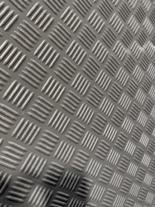 Tapis en <span class=keywords><strong>caoutchouc</strong></span> élastique de haute qualité, noir, gris, bleu, vert, à motif damier, avec une résistance de 3MPa 65+/-5 Shore A, antidérapant, pour salle de sport et <span class=keywords><strong>voiture</strong></span>, découpe disponible - Product Image 4