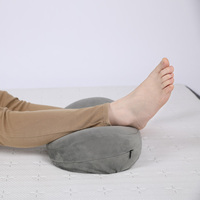 Oreiller de genou en mousse à mémoire de forme bleu pour dormir sur le côté, avec sangle réglable, pour étirement des jambes
