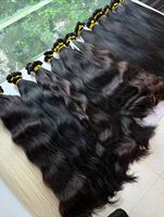 Usine avec 30 ans d'expérience, vente en gros de cheveux naturels cambodgiens 100% vierges Remy, alignés sur la cuticule, avec trame double cousue à la main et trame machine