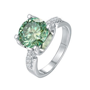 Anéis de Compromisso de Luxo em Moissanite Verde de Alta Qualidade com Corte Redondo de 5CT VVS1 em Prata 925 com Revestimento de Ródio - Product Image 1