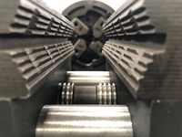 Machine à rouler les filets des barres d'armature CDRG45 automatique personnalisée en gros Barre d'armature à rouleau de boulon à vitesse rapide avec composant moteur central