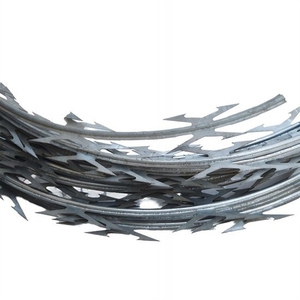 Alambre de púas de Irak galvanizado en caliente duradero, tipo <span class=keywords><strong>concertina</strong></span>, de 500 mm, con clip, precio <span class=keywords><strong>por</strong></span> <span class=keywords><strong>metro</strong></span> - Product Image 4