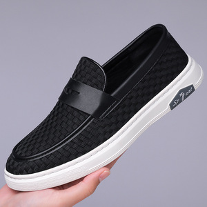 Black Men's Loafers Round Toe Slip-On Breathable PU Lining <b>Rubber</b> Outsole Geometric Pattern <b>Strip</b> Decoration - Product Image 1