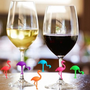 Lot de 6 marqueurs de verres en silicone en forme de flamant rose pour bouteilles et tasses – Vente en gros - Product Image 3