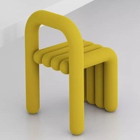 Nouvelle chaise de designer en métal, populaire sur internet, dossier moderne et simple, tabouret de salle à manger multifonctionnel, style Instagram pour restaurant et maison, idéal pour les photos