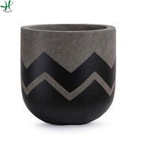 Pot Bunga Semen Luar Ruangan Besar Bergaya Modern Desain Baru dengan Sentuhan Ukiran Tangan untuk Dekorasi Lantai Rumah dan Taman Kontemporer