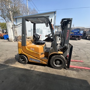 Carrello Elevatore Diesel <span class=keywords><strong>TCM</strong></span> 15 Usato con Montante a Due Stadi, Lunghezza Forche 1070mm, Distanza Centro Carico 500mm - Product Image 2