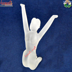 Figurine trophée en verre personnalisée Sculpture miniature en verre d'art faite à la main pour récompenses, reconnaissance, cadeaux d'entreprise, affichage décoratif - Product Image 3