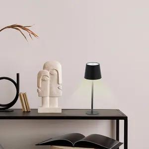 Lampada LED Cromata Nera Personalizzata per Merchandising - Product Image 3