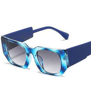 Lunettes de soleil œil de chat léopard bleues à grande monture, personnalisables avec logo, pour hommes et femmes, monture large, style carré, vente en gros - Product Image 1