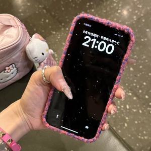 เคสโทรศัพท์ที่เหมาะสำหรับ iPhone 17 Pro Max, เคสโทรศัพท์กันกระแทกแบบใหม่ ดีไซน์น่ารัก ลายปักกำมะหยี่ สำหรับฤดูใบไม้ร่วงและฤดูหนาว รูระบายอากาศขนาดใหญ่ - Product Image 6