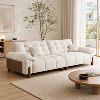 Sofa Kain Berumbai Modern Warna Krem Profil Rendah 3 4 Dudukan dengan Panel Sandaran Tangan Kayu Walnut Solid untuk Ruang Tamu