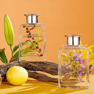 น้ำหอมปรับอากาศอ้ายคุน กลิ่นดอกไม้ บรรจุขวดสี่เหลี่ยมใส สำหรับใช้ในบ้าน ห้องนอน กลิ่นหอมยาวนาน พร้อมก้านไม้หอม - Product Image 2