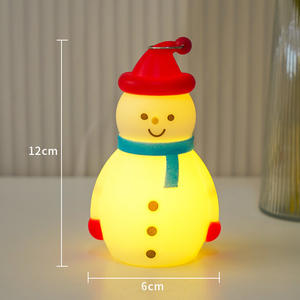 زهواو - إضاءة ليلية LED على شكل رجل ثلج كرتوني لعيد الميلاد، زينة بلاستيكية صغيرة، هدية للأطفال بتصميم مخصص، موديل 1173 - Product Image 6