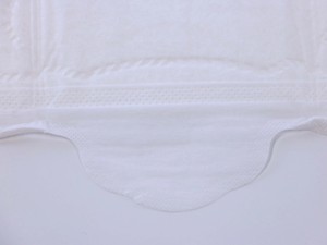 Serviettes hygiéniques écologiques en tissu non tissé naturel pour femmes, sûres et saines pour l'hygiène féminine quotidienne. - Product Image 4