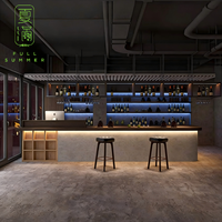Comptoir de bar moderne en marbre courbé avec barre en fer et éclairage LED, comptoir d'accueil lumineux pour restaurant, hôtel, centre commercial, lieux commerciaux
