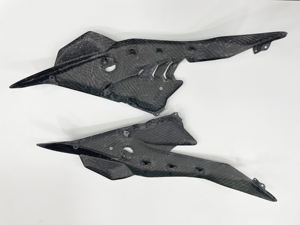 Paneles laterales de fibra de carbono seca 3K sin alerones para BMW S1000RR 2025 en adelante - Product Image 6