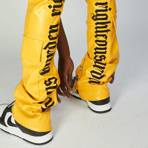 <span class=keywords><strong>Pantaloni</strong></span> Sportivi da <span class=keywords><strong>Uomo</strong></span> in <span class=keywords><strong>Ecopelle</strong></span> con Vita Alta, Zip, Gamba Svasata, Ricamo e Design Sovrapposto - Product Image 4