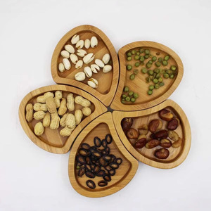 Bandeja de Bambú de Forma Irregular, Multifuncional, para Servir Nueces, Dulces y Frutas, Color Amarillo Claro, Bandejas Decorativas de Madera Maciza - Product Image 1