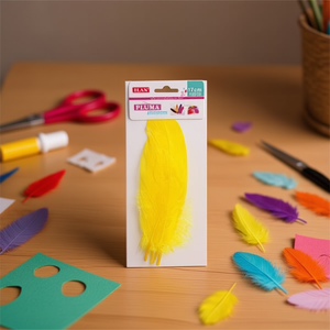 Piuma di gallinaccia ILAN 17 cm gialla per decorazioni e lavoretti artistici - Product Image 2