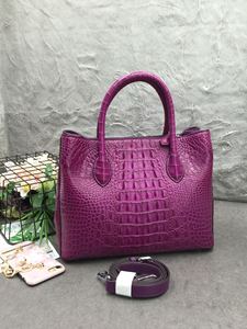 Sac fourre-tout en cuir de crocodile véritable en gros – Sac à main de luxe en cuir de crocodile de créateur |   Sac fourre-tout haut de gamme pour femmes OEM - Product Image 1