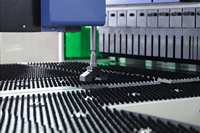Centro de Doblado de Alta Precisión PBE1000, Operación Flexible, Ideal para Producción en Masa
