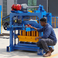 Machine à fabriquer des pavés QTJ4-40, facile à utiliser, avec moule manuel pour briques creuses en béton, pour matière première sable.