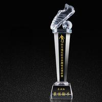 Trophée sportif en cristal de football en verre clair avec logo personnalisé Trophée des médailles en verre gravé