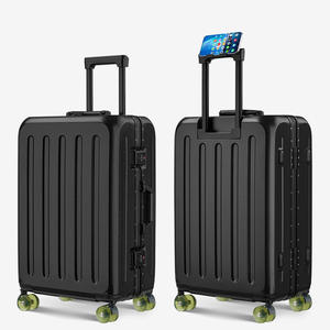 Valise Travelpro à cadre en aluminium, 28 pouces, grande capacité, roues pivotantes, serrure à combinaison, voyage d'affaires, unisexe, motif rayé - Product Image 3