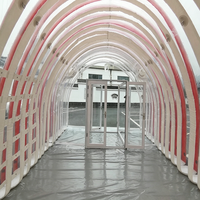 Tente médicale carrée de 60 m² en PVC transparent rayé à pression négative, avec toilettes et porte solide, pour la prévention des épidémies et l'isolement