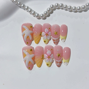 <span class=keywords><strong>Ongles</strong></span> Amande Jaune Ombré Faits Main 10 Pièces avec Breloques Étoile de Mer Rose et Perles Dorées Dégradées - Product Image 6