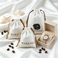 Kantong Serut Katun Muslin dengan Logo Kustom Foil Emas dan Pita Pengikat Grosir untuk Kemasan Hadiah Perhiasan, Tas Penyimpanan untuk Anting dan Cincin.