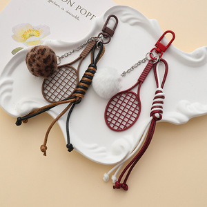 Porte-clés créatif et personnalisé en forme de raquette de tennis en peluche, avec petite sangle de tennis en corde tressée et pendentif décoratif en métal pour sac et téléphone portable - Product Image 3