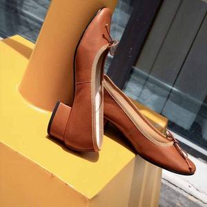 <span class=keywords><strong>Scarpe</strong></span> singole da <span class=keywords><strong>donna</strong></span> con décolleté professionali <span class=keywords><strong>scarpe</strong></span> da ballo con arco <span class=keywords><strong>tacco</strong></span> spesso Versatile <span class=keywords><strong>tacco</strong></span> <span class=keywords><strong>medio</strong></span> <span class=keywords><strong>argento</strong></span> <span class=keywords><strong>scarpe</strong></span> singole da <span class=keywords><strong>donna</strong></span> - Product Image 5