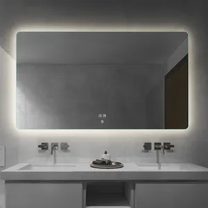 Neues Design Hotel Zuhause intelligenter Spiegel Berührungsbildschirm-Spiegel mit Led-Licht Bad IP65 wasserdichter Badezimmerspiegel