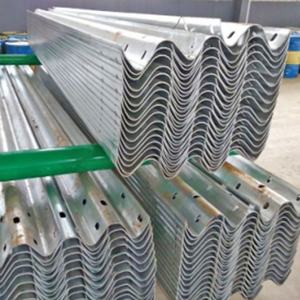 Двухрядное трехсекционное дорожное ограждение: цены за метр, металлический барьер безопасности, стойка W-образного профиля, стальное дорожное ограждение - Product Image 3