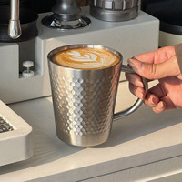 Bouteille d'eau en acier inoxydable 304 à double paroi, style coréen, 15 oz, tasse à bière, motif diamant martelé, anti-brûlure, avec poignée pour café