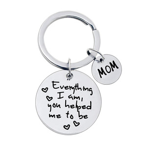 Llavero de acero inoxidable personalizado para papá y mamá, regalos para el Día del Padre de la madre, todo lo que soy tú me ayudaste a ser - Product Image 3