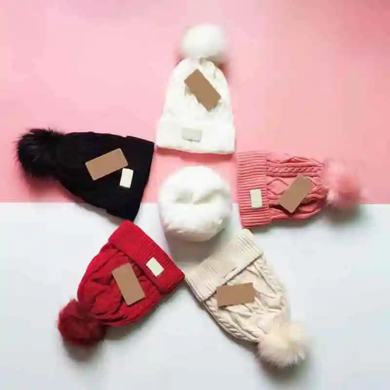 뜨거운 판매 항목 여성 비니 모피 공 pom poms 겨울 모자 여자 모자 니트 비니 브랜드 새로운 두꺼운 여성 모자 비니