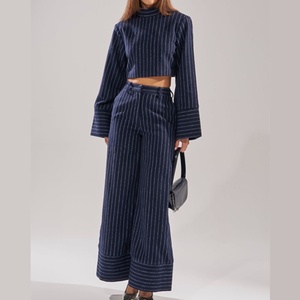 Conjunto de Dos Piezas para Mujer, Top Corto Informal Holgado de Manga Larga y Pantalones Anchos Acampanados, Venta al Por Mayor Personalizada - Product Image 1