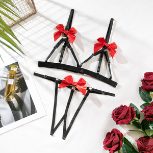 Ensemble de Lingerie Sexy 2 Pièces en Gros : Soutien-Gorge Creux à Bretelles et Culotte String pour Femme – Léger, Respirant, Fin, Érotique et Intime pour la Saint-Valentin - Product Image 1