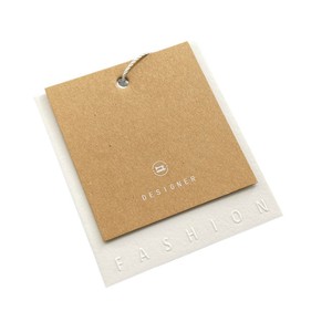 Tùy Chỉnh Sang Trọng Dập Nổi Logo Màu Be Giấy Kraft Giấy Treo Tag Thiết Lập Kết Cấu Thẻ Giấy Biểu Tượng Cá Nhân Thẻ Giấy Cho Quần Áo - Product Image 5