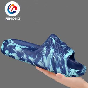 <span class=keywords><strong>2026</strong></span> barato al por mayor Guangzhou sandalias deslizantes femeninas diseño de camuflaje personalizado impresión señoras zapatillas de goma - Product Image 4