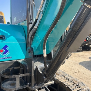 Excavadora hidráulica de cadenas Sunward SWE60 usada de 6 toneladas, precio económico, buen estado de funcionamiento - Product Image 3