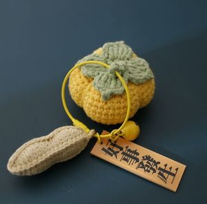 Good Things Happen Colgante tejido a mano cuadrado Caqui Paquete fino Colgante Lana Crochet Adornos colgantes Terminado en stock - Product Image 5