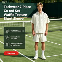 Ensemble coordonné 2 pièces unisexe Gorpcore Techwear, chemise à manches courtes à texture gaufrée, short élastique, séchage rapide, respirant