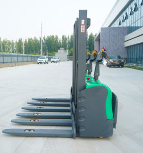 電動スタッカー 2000kg 1.5トン 3m ナロー ライトデューティー <span class=keywords><strong>CE</strong></span>認証 レストラン用 室内スタッカー - Product Image 2